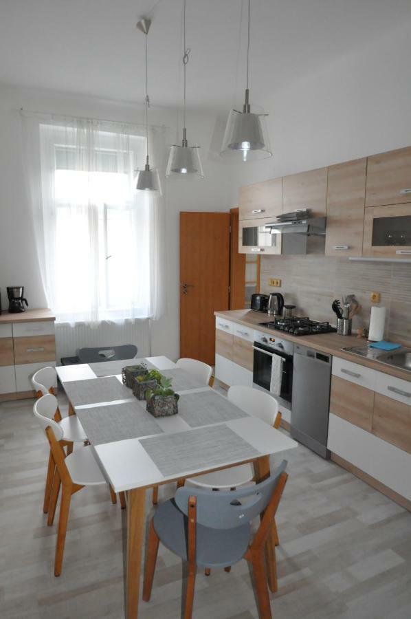 Jirina Appartments Prag Exterior foto